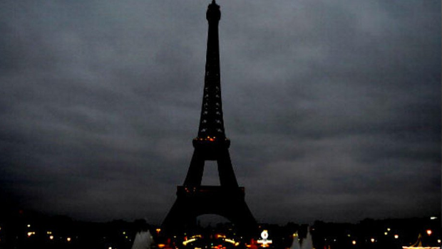 Torre Eiffel Apagada